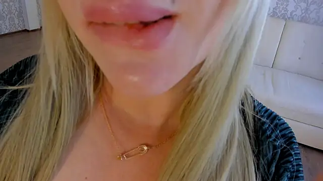 Вебкам-шоу Liana1
