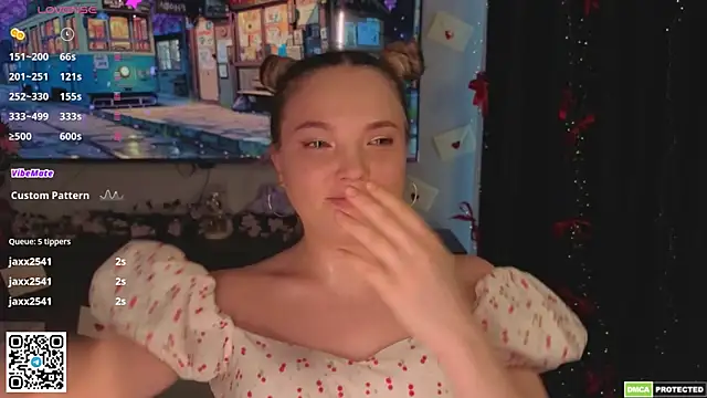 XXX chat uživo modela JulieLupo
