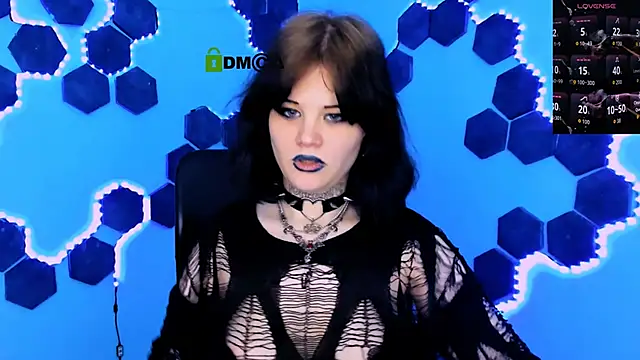 nikki_kiss_ Adlı Modelin Canlı XXX Sohbeti