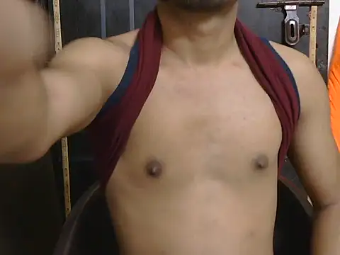 Stubborndesiboy 现场XXX聊天