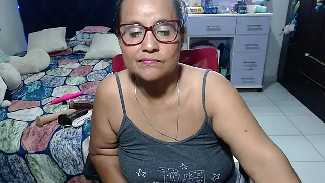 pervert_mommy_ live XXX chat