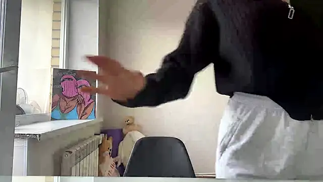 XXX chat uživo modela AlvinaMair