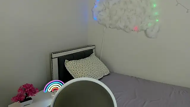 kitsune_luu live XXX chat