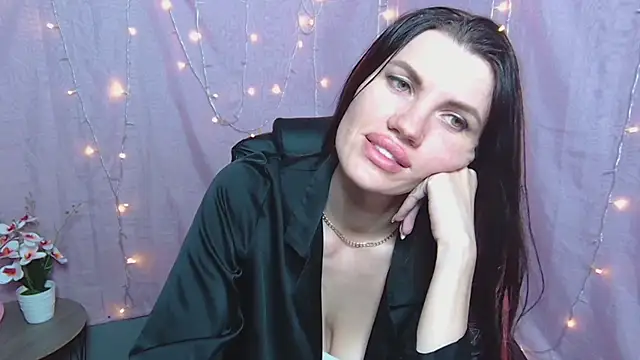MilaLoona: онлайн-секс-чат
