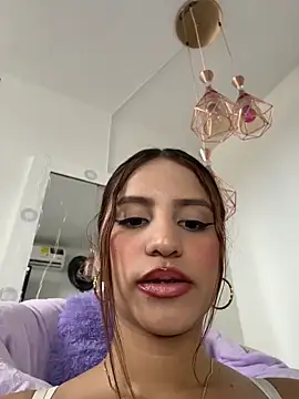 Chatroom XXX en direct de ViankaRose
