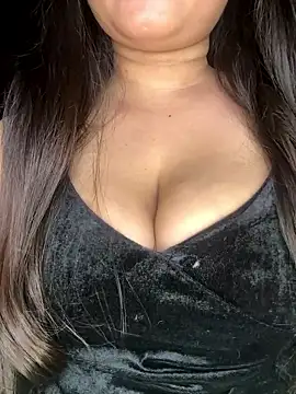 Naughty_pooja44 Webcam show