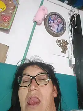 clarita_01 Adlı Modelin Canlı XXX Sohbeti