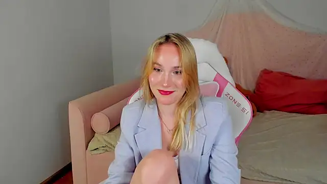 ElaraVoltage Chat XXX live