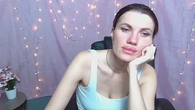 MilaLoona's Live XXX Chat