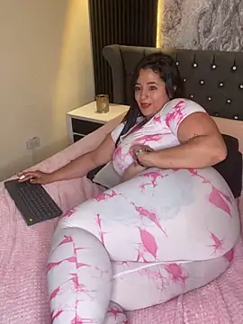 Chat XXX en directo de Lolagolden1