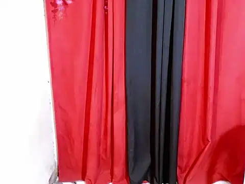 urhunky_boy Show Webcam