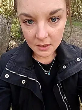 Živý XXX chat SwedishJennifer