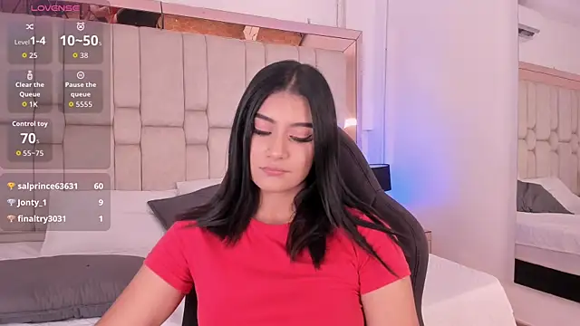 KatherineRuiz_ Adlı Modelin Canlı XXX Sohbeti