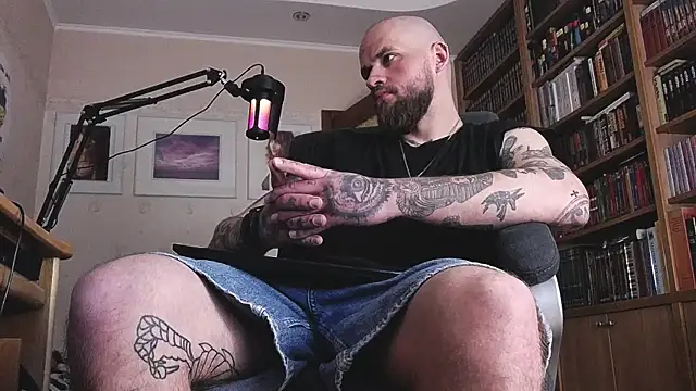 Show modela FindomJason na web-kameri