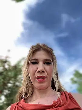 Chat XXX en directo de didihairypussy