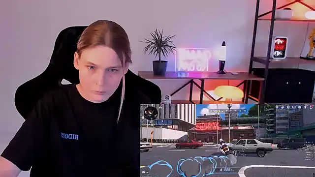 Nessi_Villain Chat XXX live
