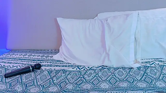 NaomiKlarc élő XXX-chatje