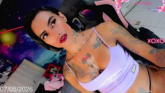 Nella_Dolls Show Webcam