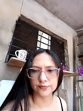 Онлайн чат XXX Camilatinass_