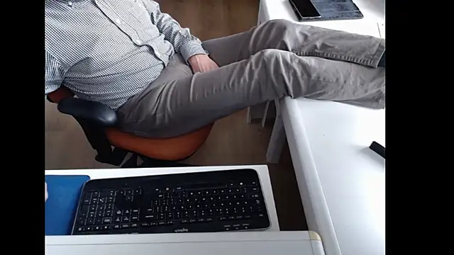 dutchpornking Adlı Modelin Canlı XXX Sohbeti