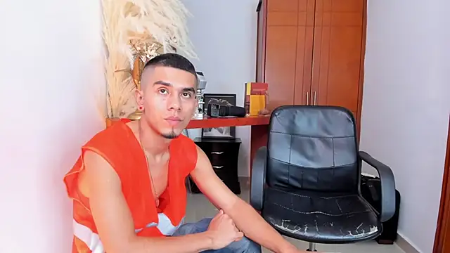 Chat +18 de your_d0ll1 ao vivo