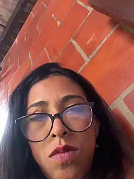 Emma__cumloveen Webbikameraesitys
