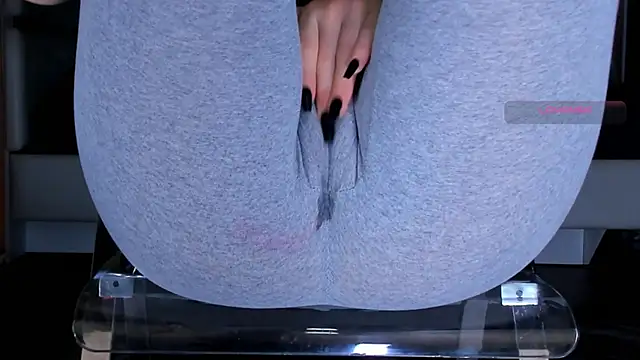Cameltoe_squirt_inPants 即時 XXX 聊天