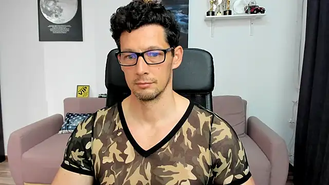 BrutusK08 webkamerás műsora