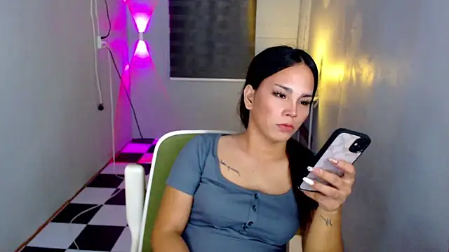 Chatroom XXX en direct de SanyaGirlx