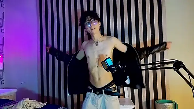 Twink_Sebas7 在線直播表演