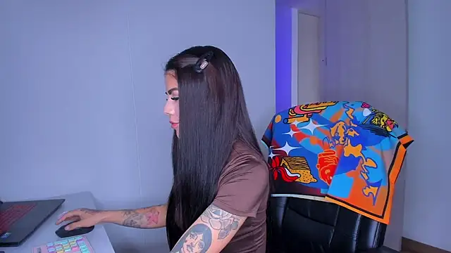 Lisegg_ লাইভ XXX চ্যাট