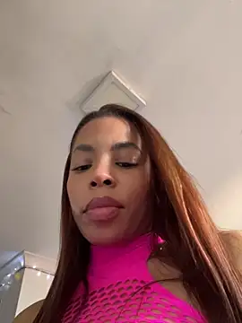 _AryCoral555 Adlı Modelin Canlı XXX Sohbeti