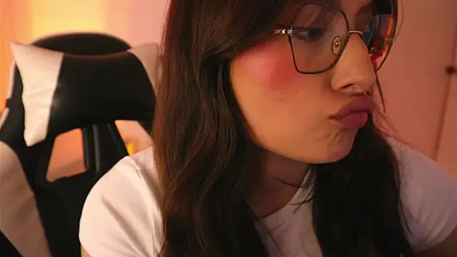 Daisha_Riley élő XXX-chatje