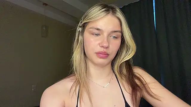EarthaStinett Adlı Modelin Canlı XXX Sohbeti