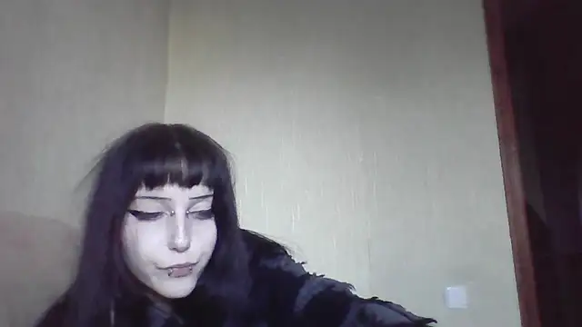 Chat +18 de ChargedReign ao vivo