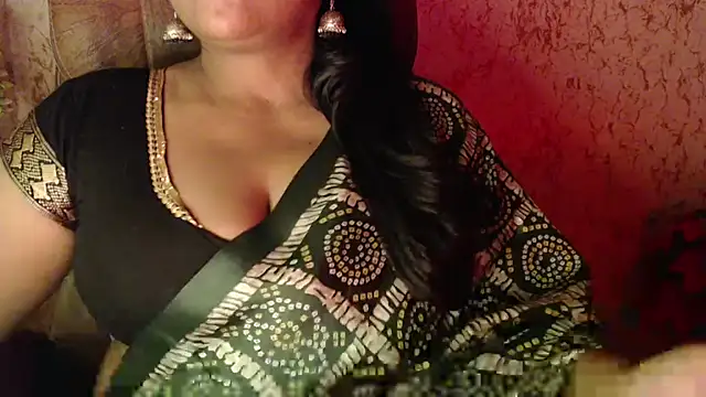 Chat XXX en directo de ItsMiraDesire
