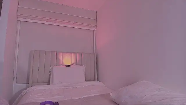 Онлайн чат XXX ArianaReynoldss