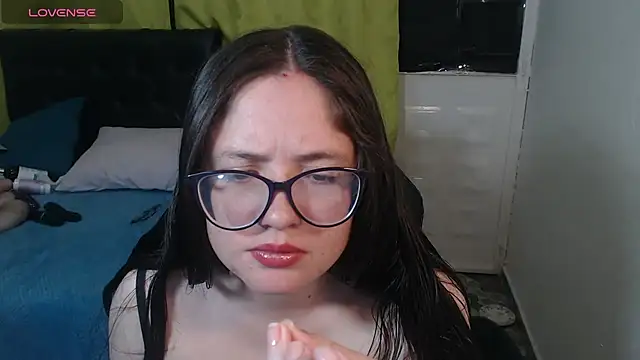 KrystalAdamsのライブXXXチャット