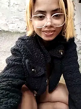 ByNaraのライブXXXチャット
