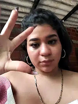 Yelly's Live XXX Chat