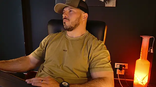 Онлайн чат XXX AngeloEric