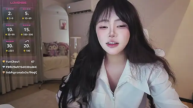 Jolie-22 Live XXX-chat