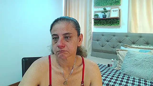 دردشة sasi_luna الجنسية المباشرة