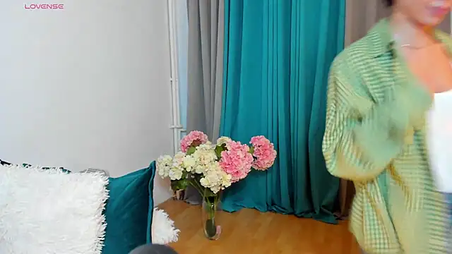 SeductiveBella élő XXX-chatje