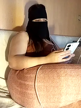 LONA-_- Adlı Modelin Canlı XXX Sohbeti