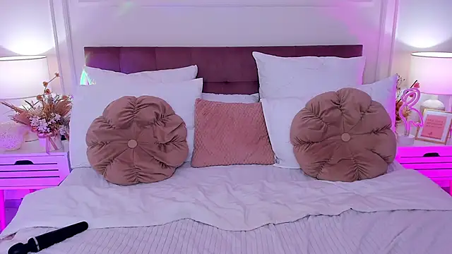 دردشة MonaRicci الجنسية المباشرة
