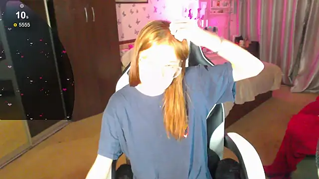 Chat XXX en directo de Kira_honeyy
