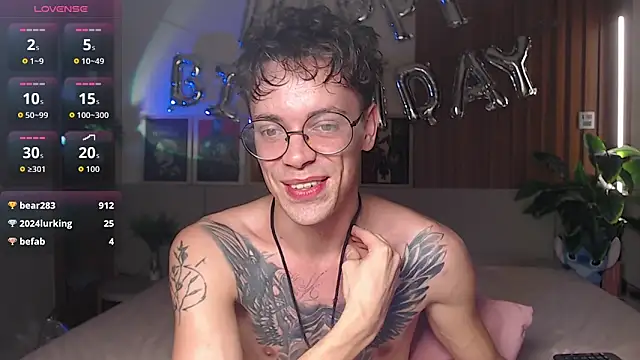 William_Henry_ Show in webcam