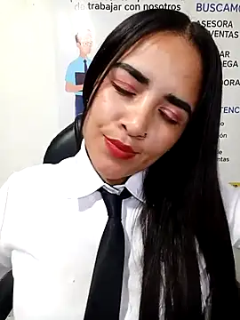 Chatroom XXX en direct de MAYE__13