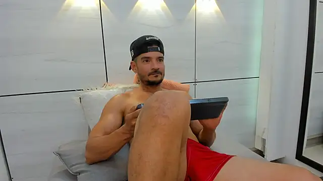 XXX chat uživo modela ethan_steed